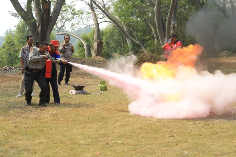 Class C fires (flammable gases)